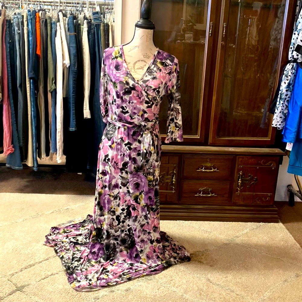 Pink Blush/ Floor length dress, no size/ one size fits most. Floral print